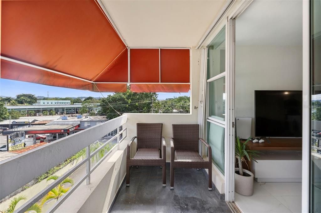 Под контрактом: $252,900 (3 спален, 3 ванн, 1500 Квадратных фут)