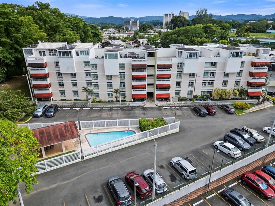 Под контрактом: $252,900 (3 спален, 3 ванн, 1500 Квадратных фут)