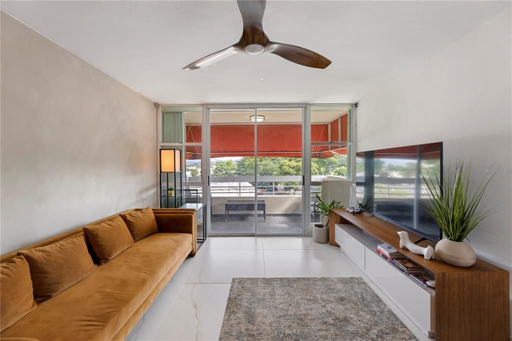 Под контрактом: $252,900 (3 спален, 3 ванн, 1500 Квадратных фут)