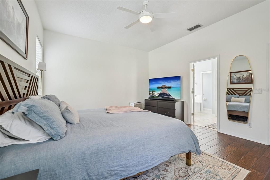 Activo con contrato: $564,000 (3 camas, 2 baños, 1783 Pies cuadrados)