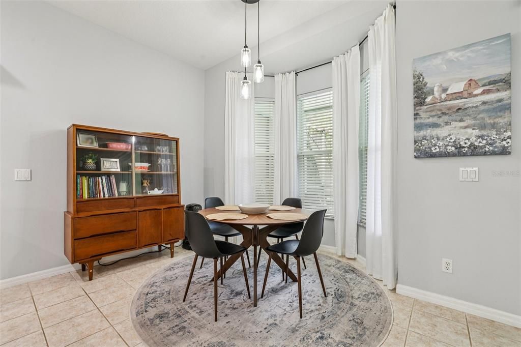 Activo con contrato: $564,000 (3 camas, 2 baños, 1783 Pies cuadrados)