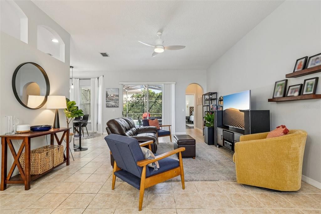 Activo con contrato: $564,000 (3 camas, 2 baños, 1783 Pies cuadrados)