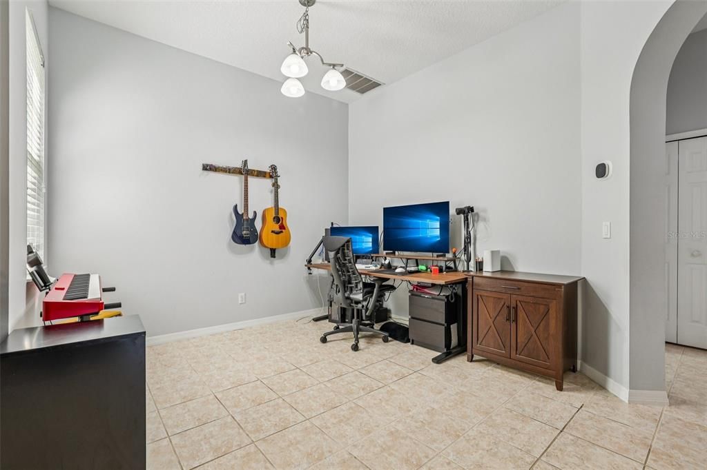 Activo con contrato: $564,000 (3 camas, 2 baños, 1783 Pies cuadrados)