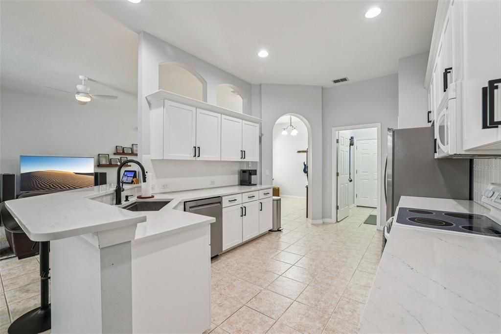 Activo con contrato: $564,000 (3 camas, 2 baños, 1783 Pies cuadrados)