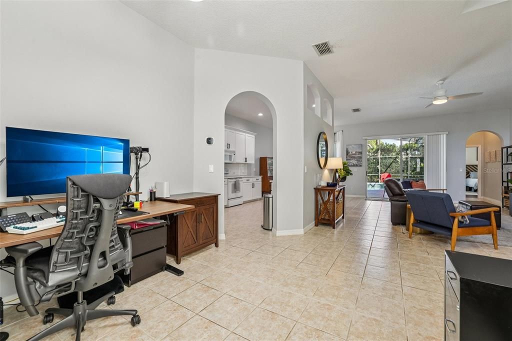 Activo con contrato: $564,000 (3 camas, 2 baños, 1783 Pies cuadrados)