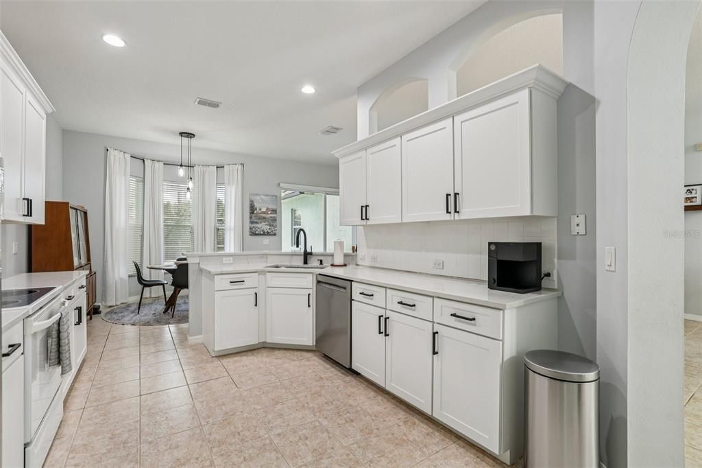 Activo con contrato: $564,000 (3 camas, 2 baños, 1783 Pies cuadrados)