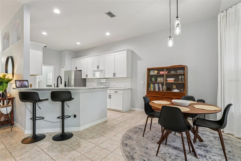 Activo con contrato: $564,000 (3 camas, 2 baños, 1783 Pies cuadrados)