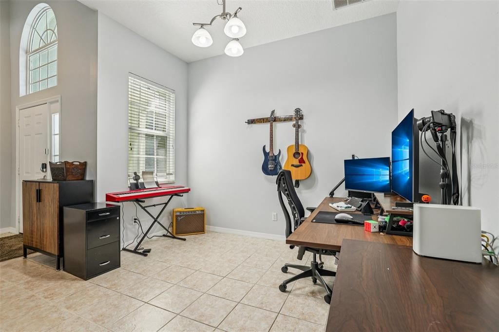 Activo con contrato: $564,000 (3 camas, 2 baños, 1783 Pies cuadrados)