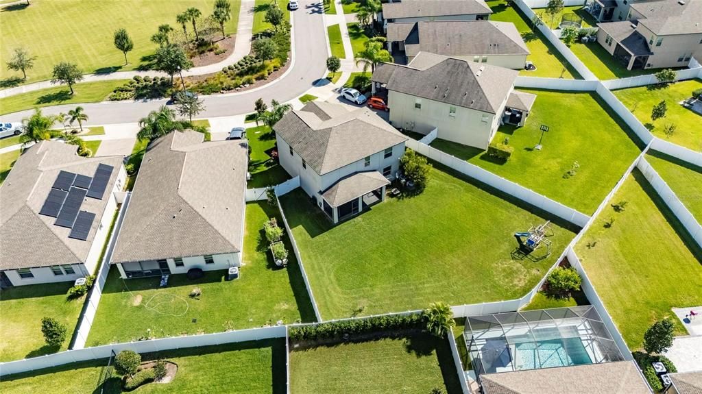 Под контрактом: $420,000 (4 спален, 3 ванн, 2555 Квадратных фут)