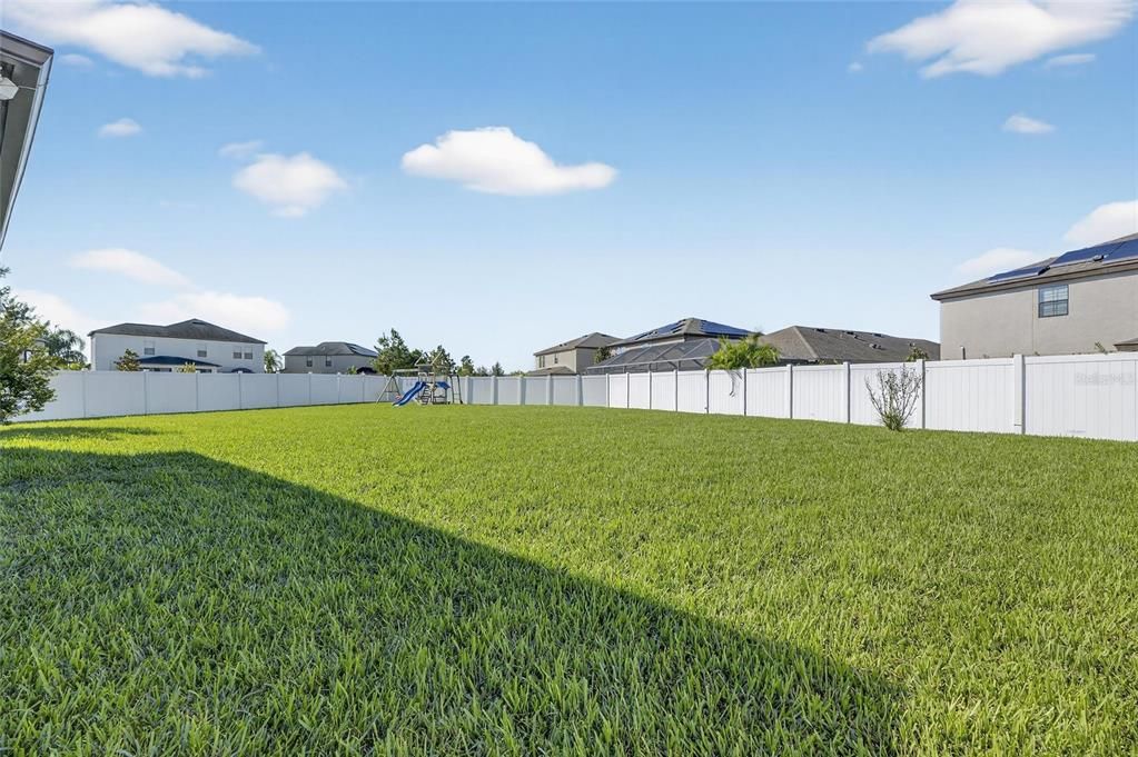 Под контрактом: $420,000 (4 спален, 3 ванн, 2555 Квадратных фут)