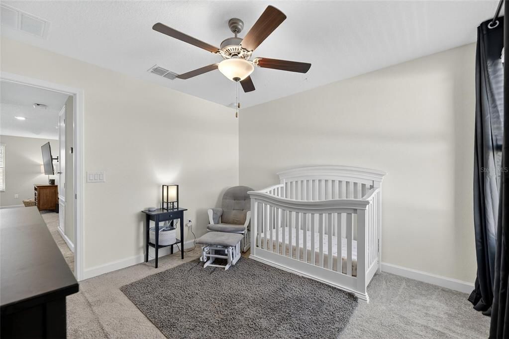 Под контрактом: $420,000 (4 спален, 3 ванн, 2555 Квадратных фут)