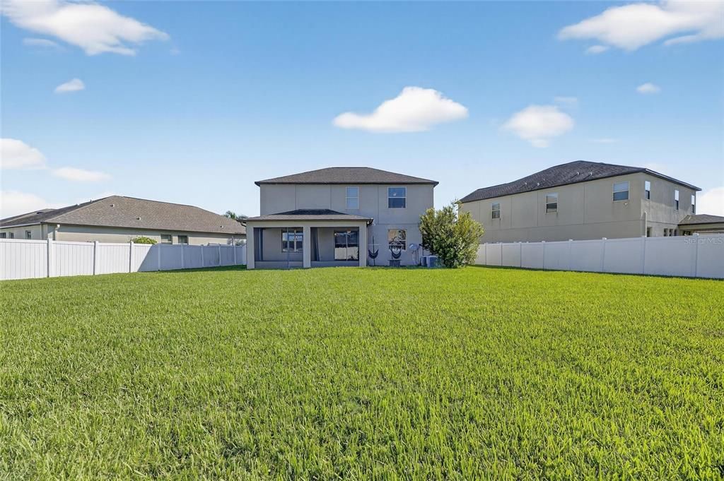 Под контрактом: $420,000 (4 спален, 3 ванн, 2555 Квадратных фут)