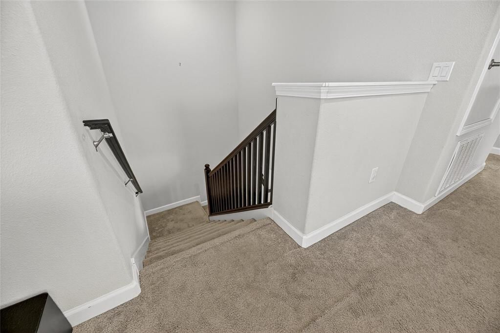 Под контрактом: $420,000 (4 спален, 3 ванн, 2555 Квадратных фут)