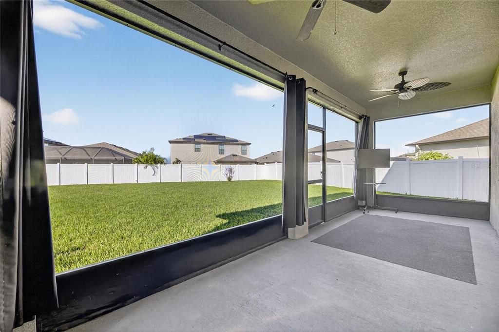 Под контрактом: $420,000 (4 спален, 3 ванн, 2555 Квадратных фут)