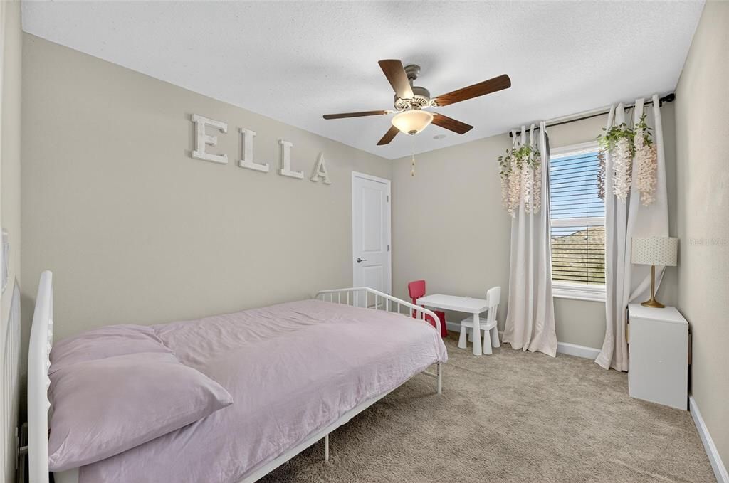 Под контрактом: $420,000 (4 спален, 3 ванн, 2555 Квадратных фут)