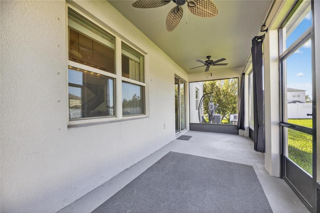 Под контрактом: $420,000 (4 спален, 3 ванн, 2555 Квадратных фут)