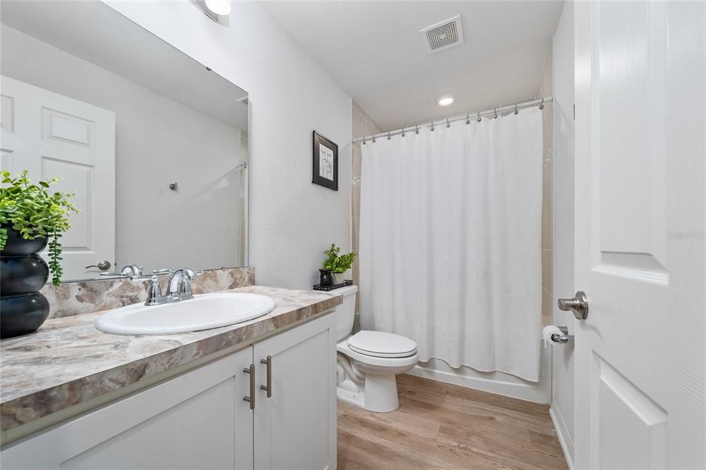 For Rent: $2,200 (3 beds, 2 baths, 1506 Square Feet)