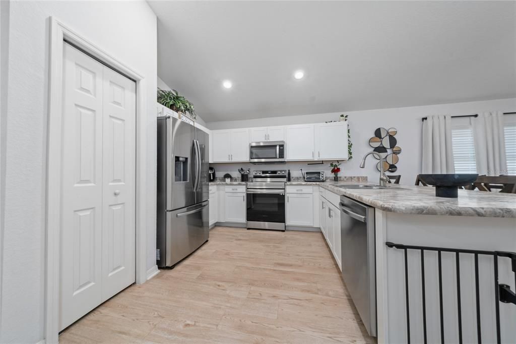 For Rent: $2,200 (3 beds, 2 baths, 1506 Square Feet)