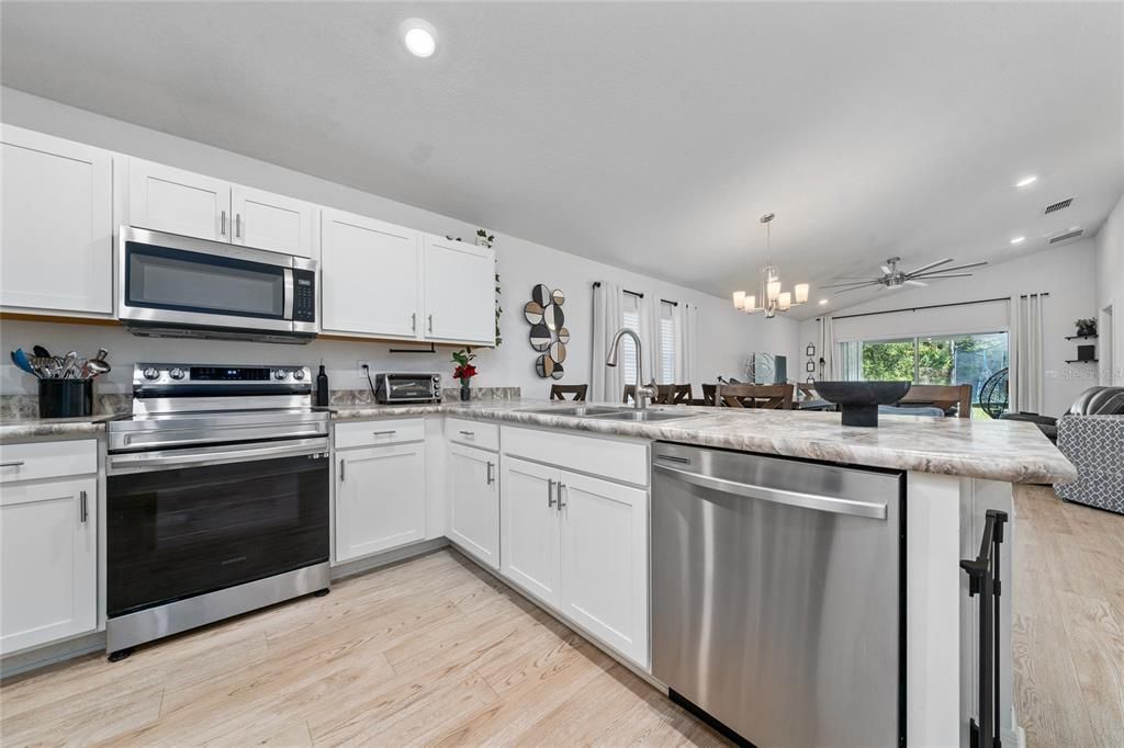 For Rent: $2,200 (3 beds, 2 baths, 1506 Square Feet)