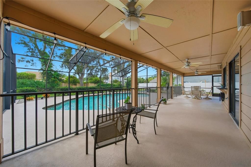 Active With Contract: $750,000 (6 beds, 3 baths, 3672 Square Feet)