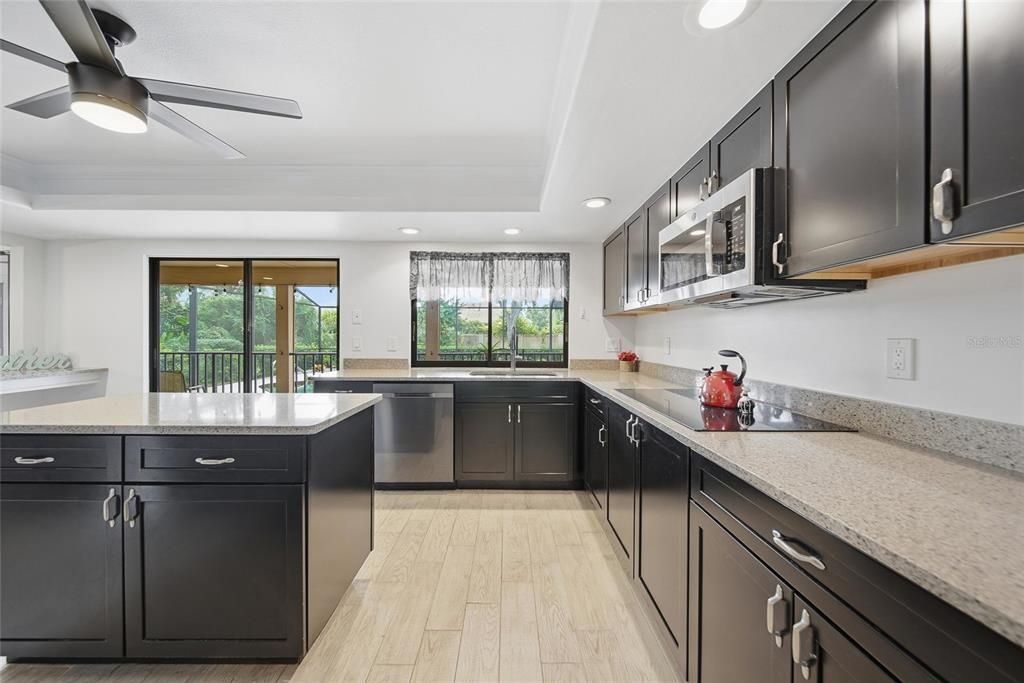 Active With Contract: $750,000 (6 beds, 3 baths, 3672 Square Feet)