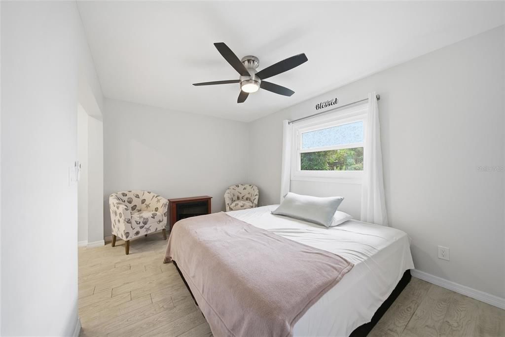 Active With Contract: $750,000 (6 beds, 3 baths, 3672 Square Feet)