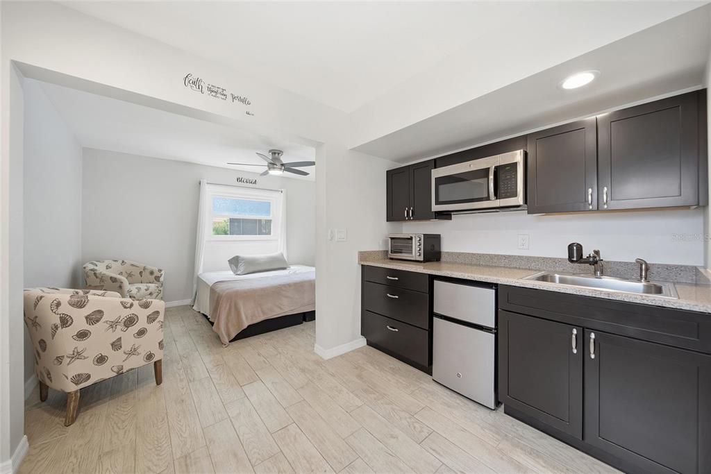 Active With Contract: $750,000 (6 beds, 3 baths, 3672 Square Feet)