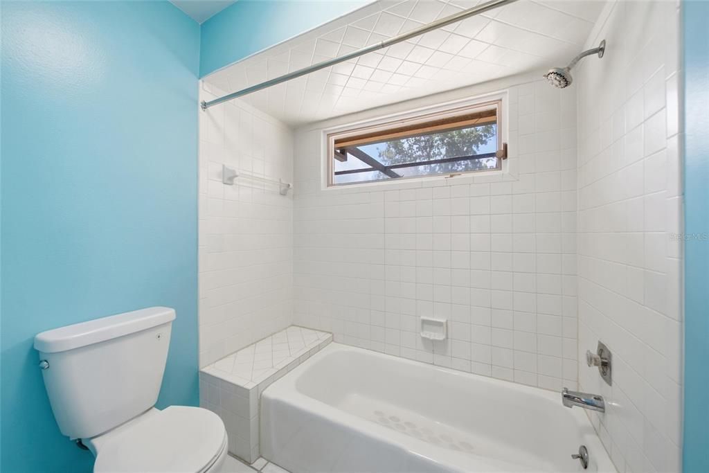 Active With Contract: $750,000 (6 beds, 3 baths, 3672 Square Feet)