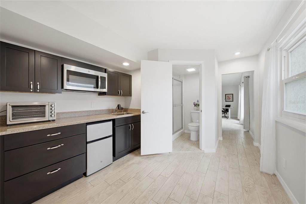 Active With Contract: $750,000 (6 beds, 3 baths, 3672 Square Feet)