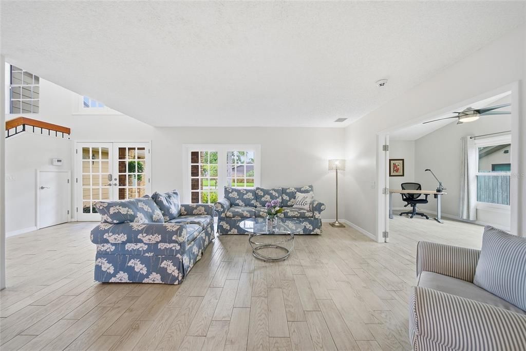 Active With Contract: $750,000 (6 beds, 3 baths, 3672 Square Feet)