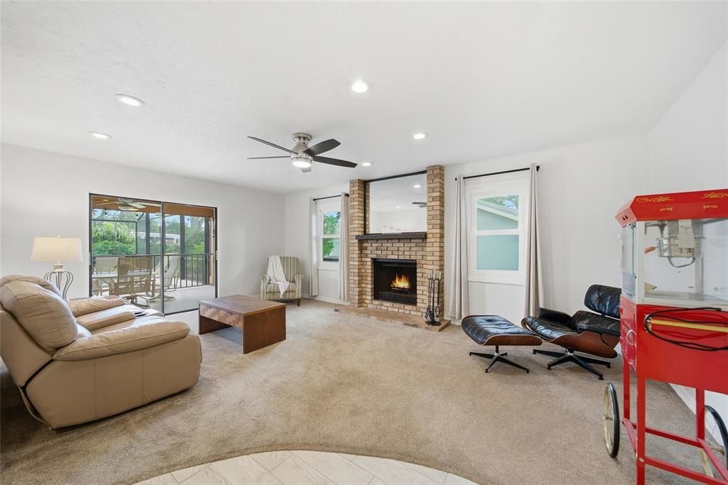 Active With Contract: $750,000 (6 beds, 3 baths, 3672 Square Feet)