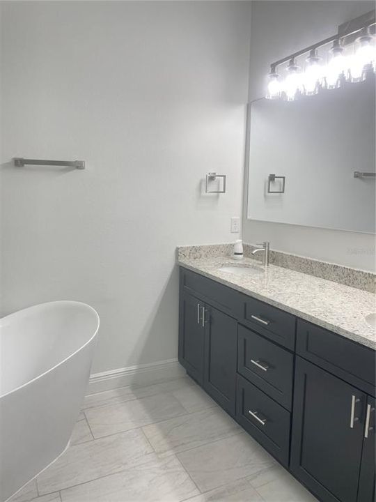 For Sale: $315,000 (4 beds, 3 baths, 1827 Square Feet)