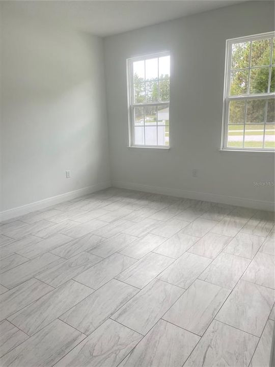 For Sale: $315,000 (4 beds, 3 baths, 1827 Square Feet)