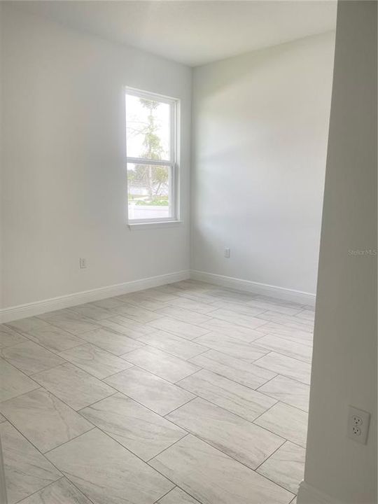 For Sale: $315,000 (4 beds, 3 baths, 1827 Square Feet)