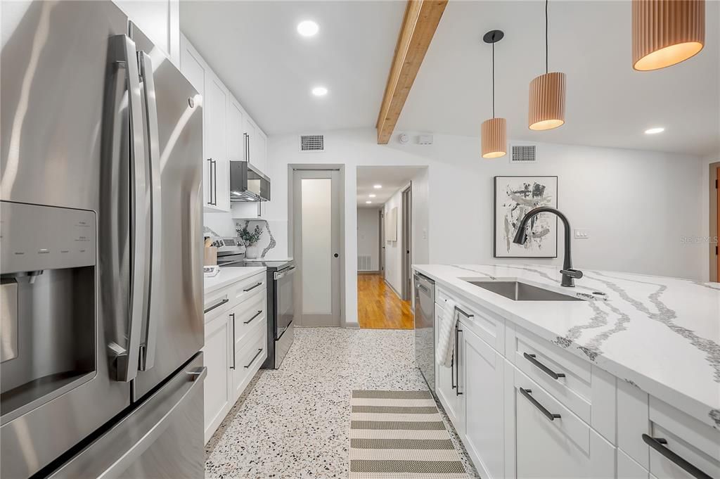 Active With Contract: $539,900 (3 beds, 2 baths, 1496 Square Feet)