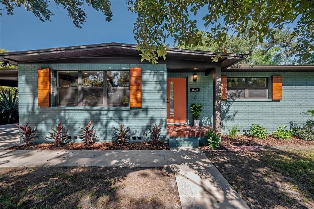 Active With Contract: $539,900 (3 beds, 2 baths, 1496 Square Feet)