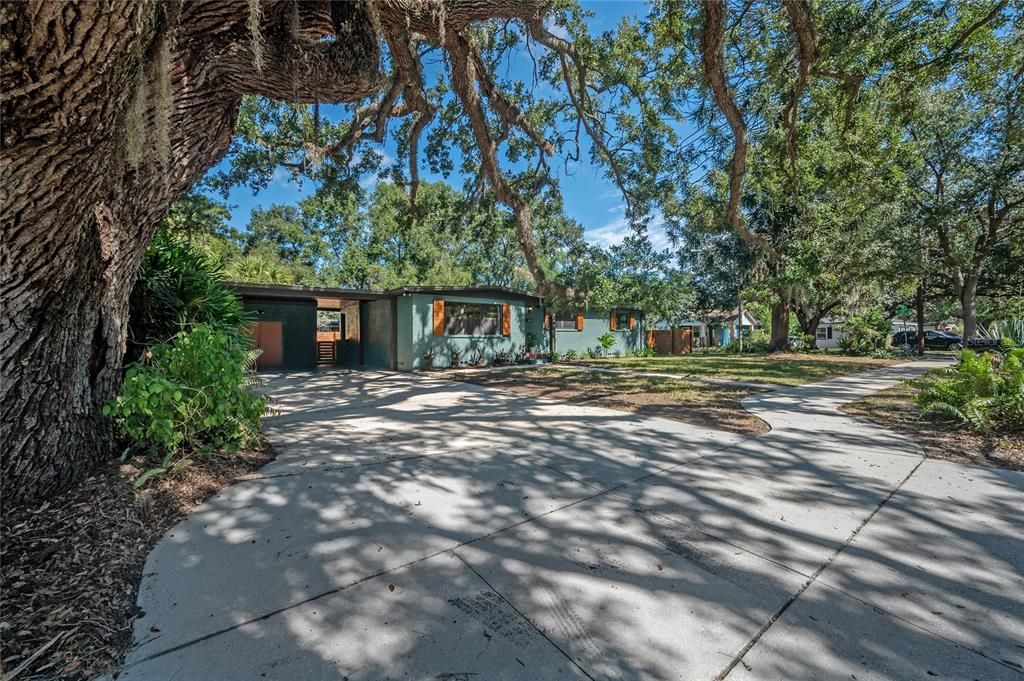 Active With Contract: $539,900 (3 beds, 2 baths, 1496 Square Feet)