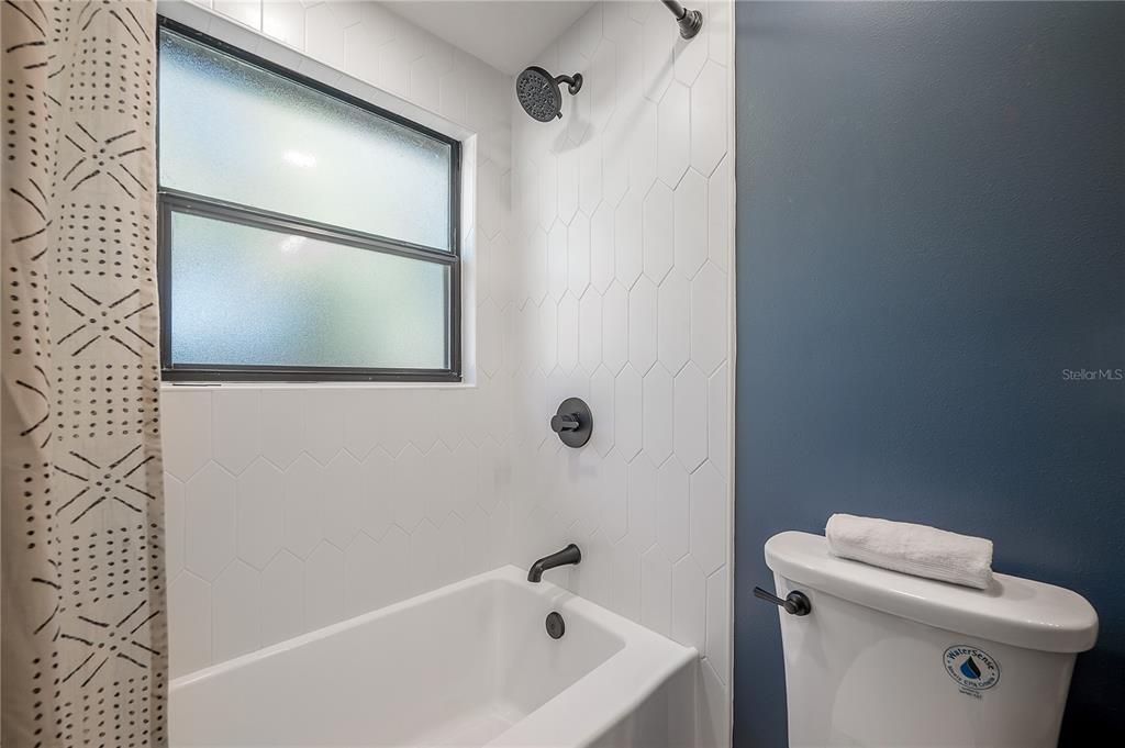 Active With Contract: $539,900 (3 beds, 2 baths, 1496 Square Feet)