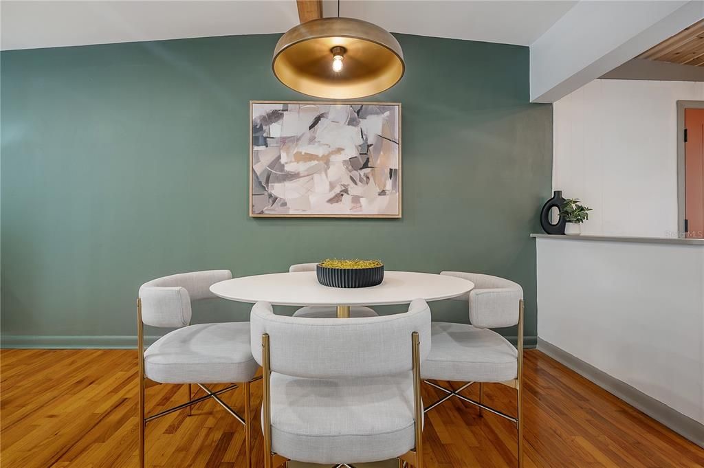 Active With Contract: $539,900 (3 beds, 2 baths, 1496 Square Feet)