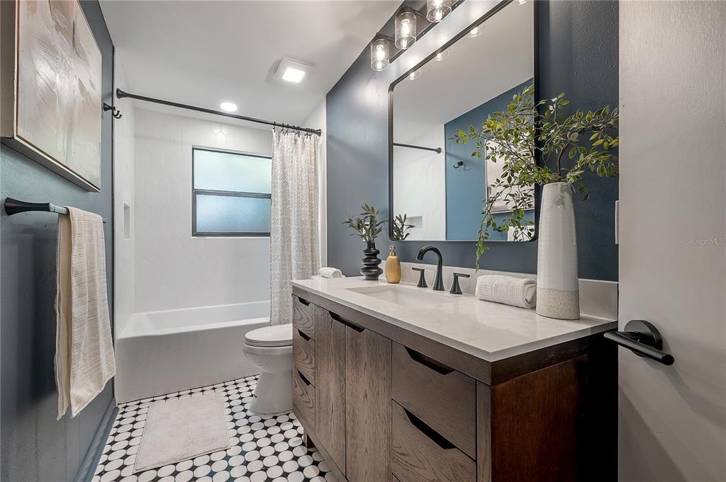 Active With Contract: $539,900 (3 beds, 2 baths, 1496 Square Feet)