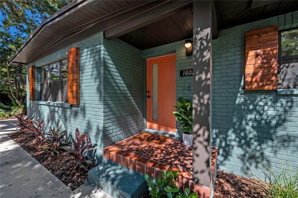 Active With Contract: $539,900 (3 beds, 2 baths, 1496 Square Feet)