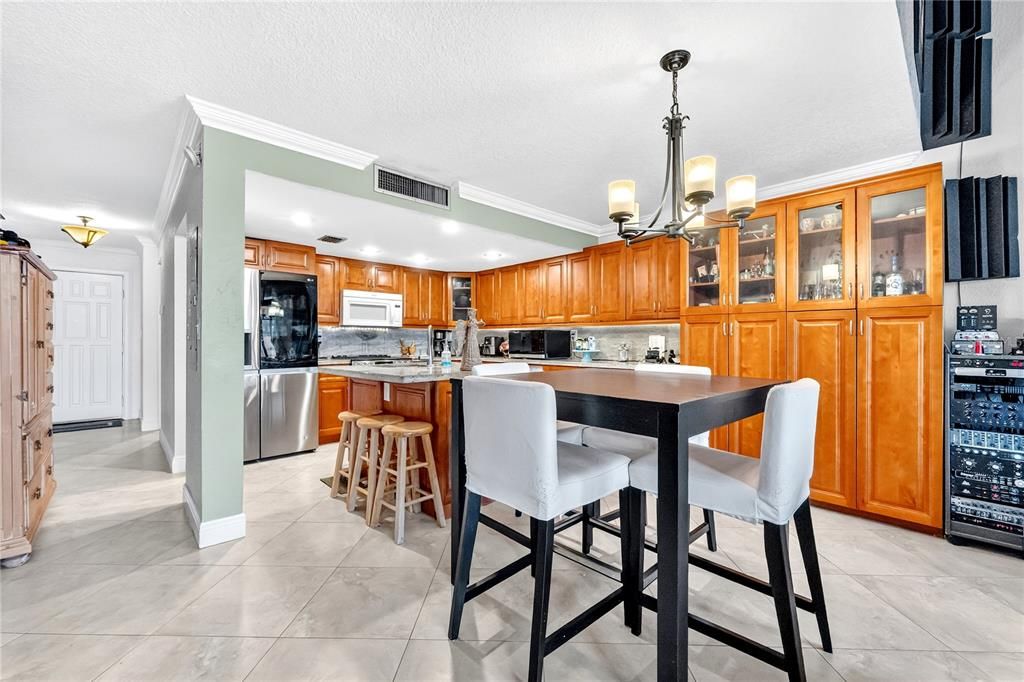 En Venta: $435,000 (2 camas, 2 baños, 1318 Pies cuadrados)