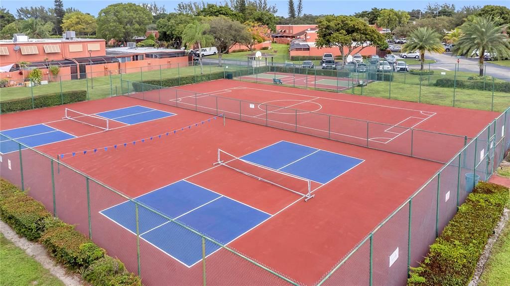 En Venta: $435,000 (2 camas, 2 baños, 1318 Pies cuadrados)