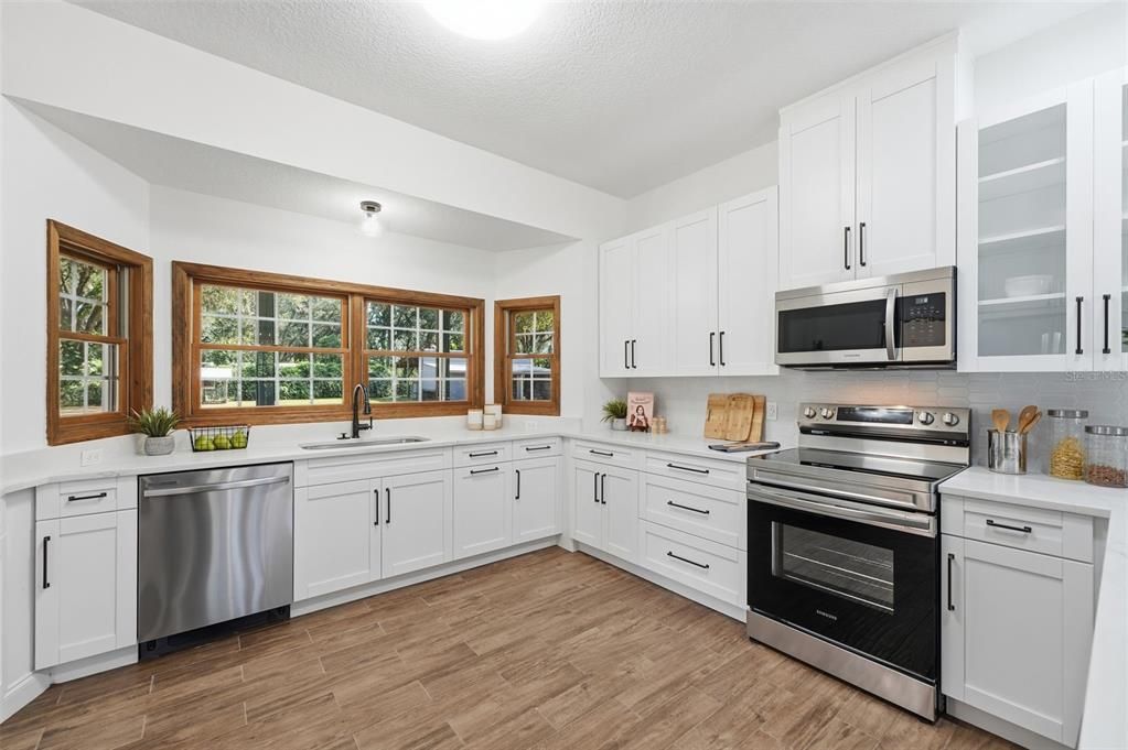 Active With Contract: $599,000 (3 beds, 2 baths, 2477 Square Feet)