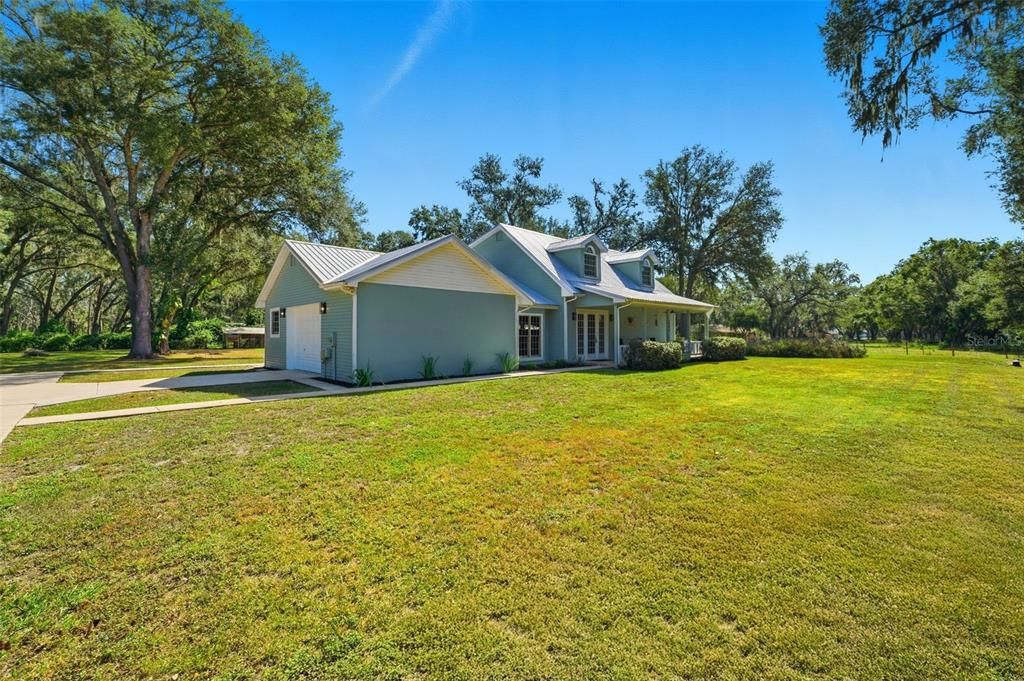 Active With Contract: $599,000 (3 beds, 2 baths, 2477 Square Feet)