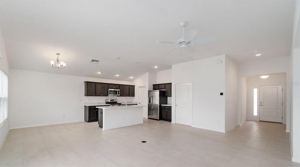 出租: $2,400 (3 贝兹, 2 浴室, 1450 平方英尺)