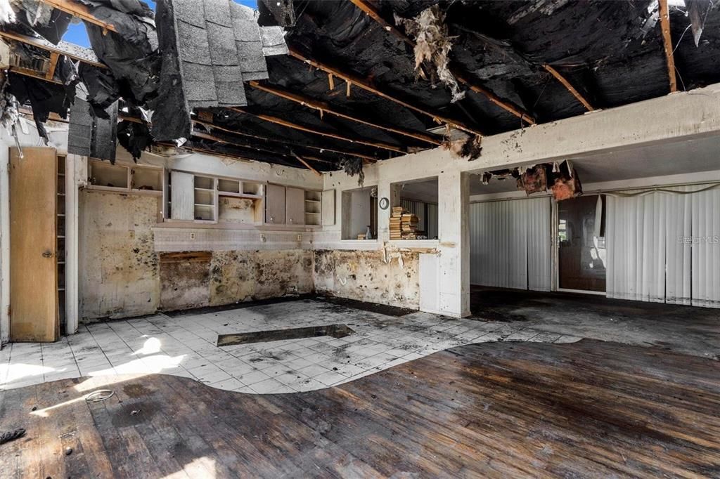 For Sale: $84,000 (3 beds, 3 baths, 2113 Square Feet)