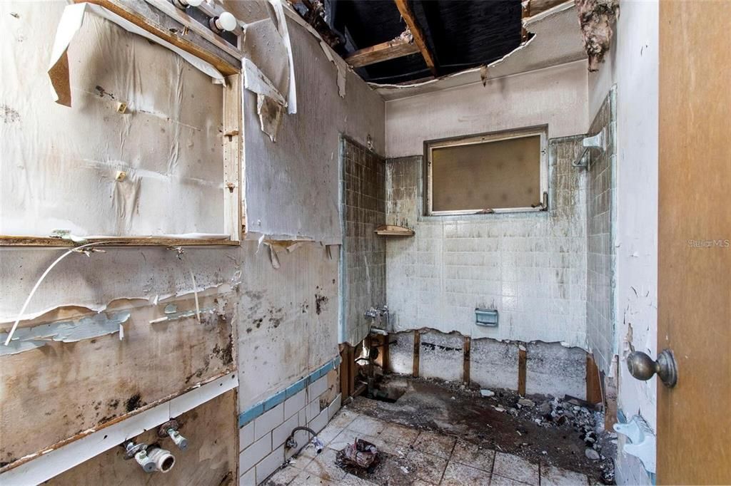 For Sale: $84,000 (3 beds, 3 baths, 2113 Square Feet)