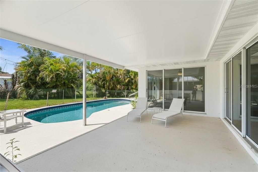 For Sale: $84,000 (3 beds, 3 baths, 2113 Square Feet)