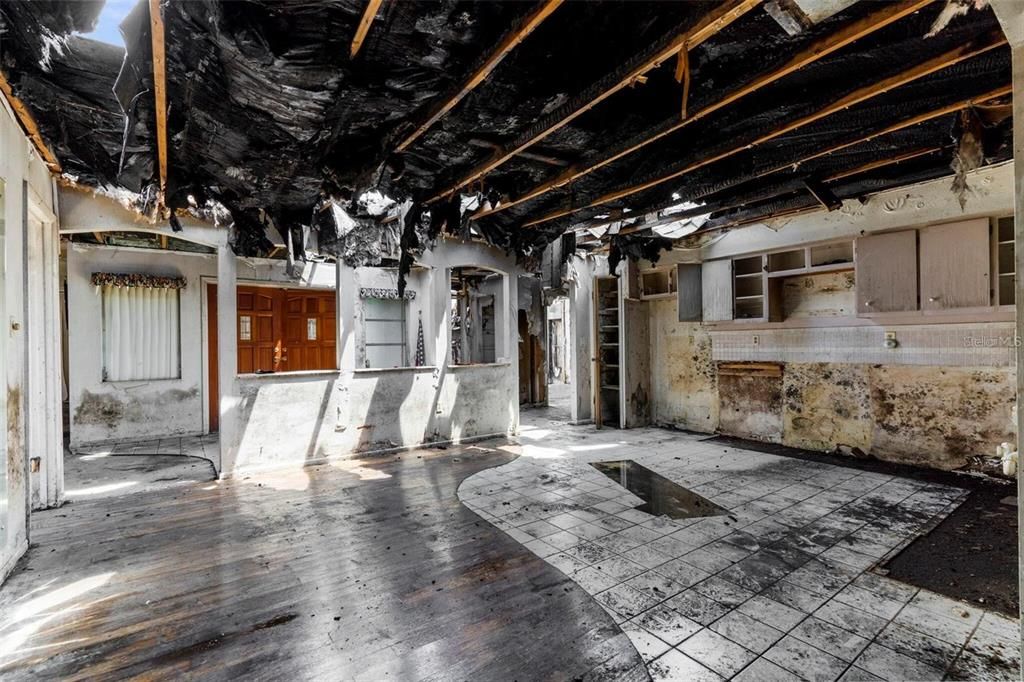 For Sale: $84,000 (3 beds, 3 baths, 2113 Square Feet)